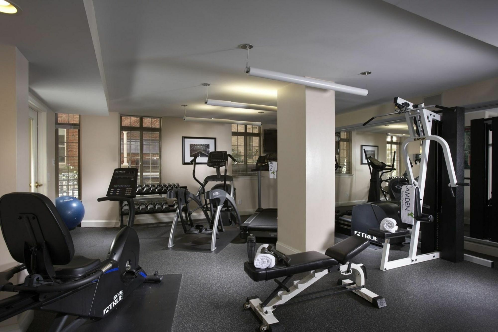 Global Luxury At The White House Inn 4*
